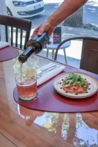 Bisegnini - Peperoni arrosto, miso, aglio nero, sesamo, rucola e briciole di pane tostato con peperone crusco